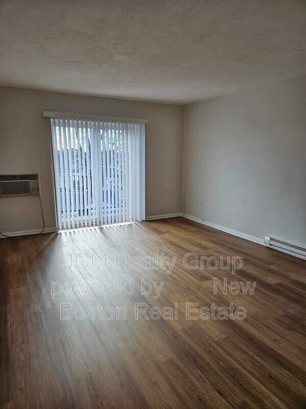 Photo - 700 Cummins Hwy Apartment