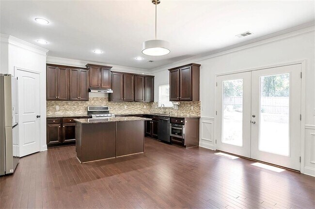 Foto del edificio - 2635 Azalea Bluff Dr