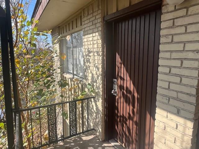 Foto del edificio - 5000 Bowser Ave