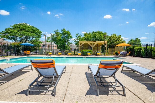 Pool - The Flats at Lancaster