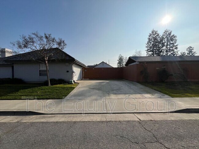 Building Photo - 3503 S Creekside Ct