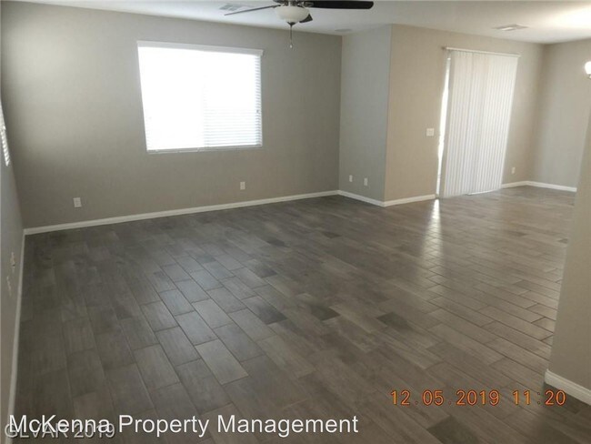 Foto del edificio - 9940 Sunriver Meadows Ave