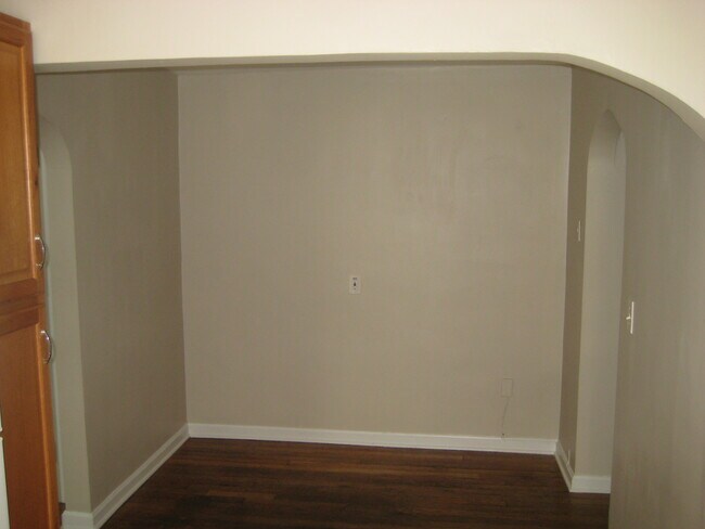 Comedor - 1604 Sutton Ave