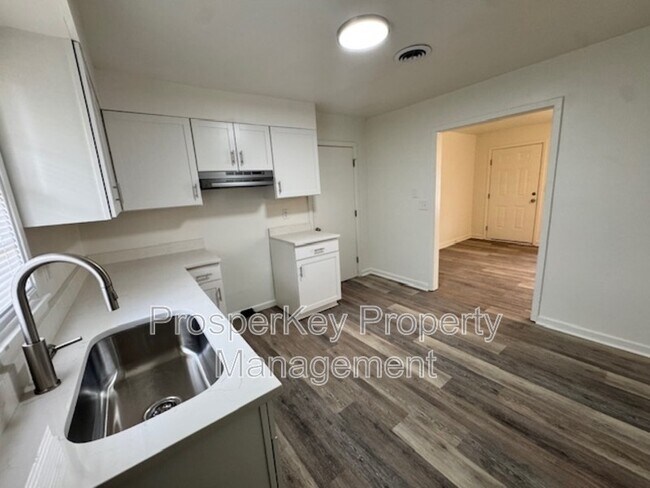 Foto del edificio - 176 Wickham Dr