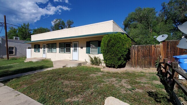 Foto del edificio - **MOVE IN SPECIAL** $500 OFF FIRST MONTH'S...