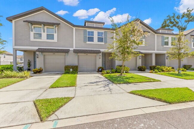 Foto del edificio - Town Home For Rent in Brandon with TONS OF UPGRADES!