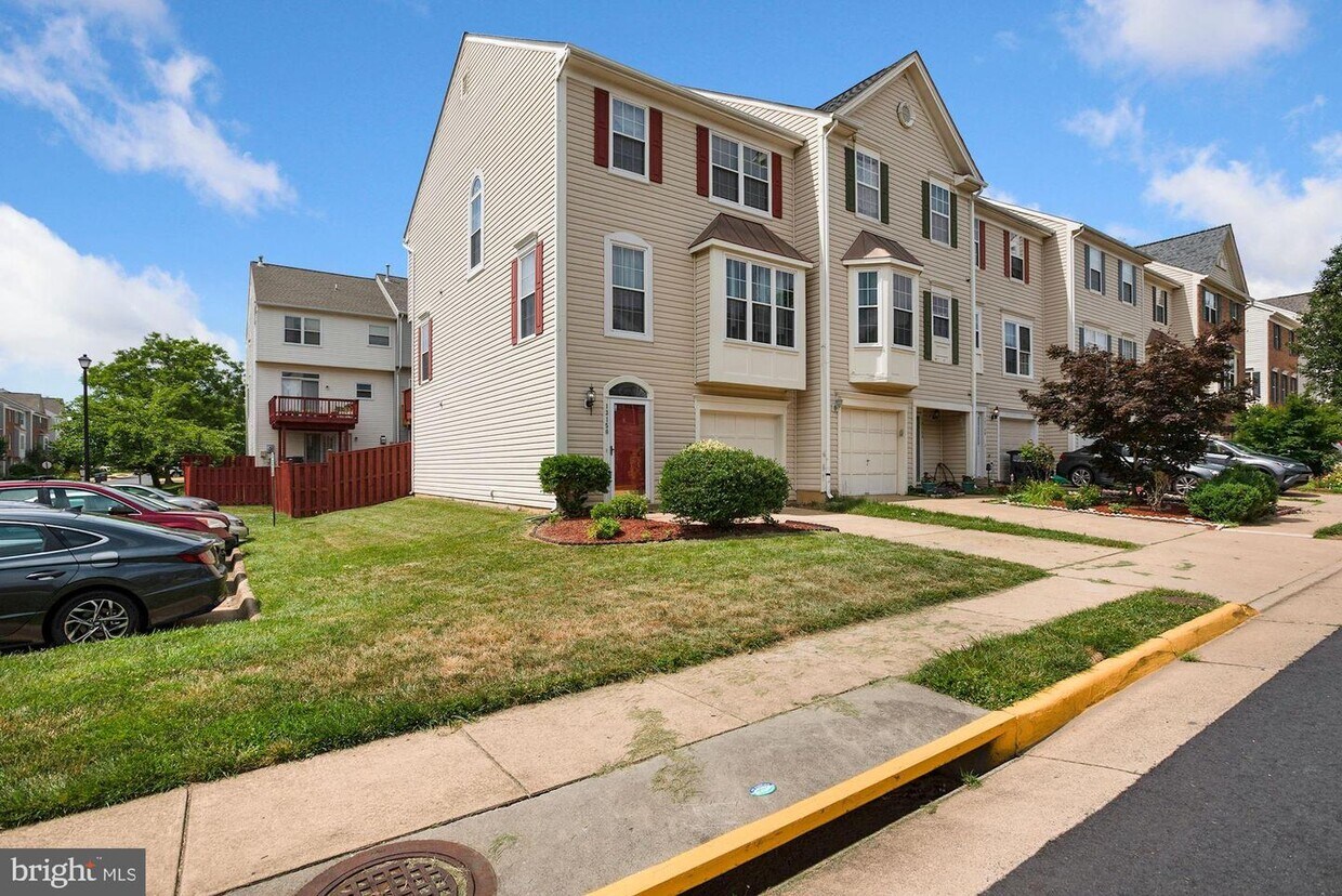 13150 Copper Brook Way, Herndon, VA 20171 Townhome Rentals in Herndon VA