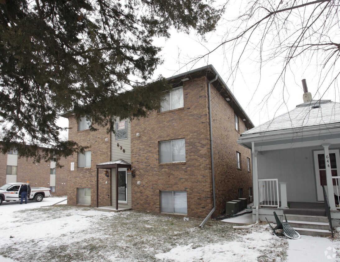 Building Photo - 630 S 19th St