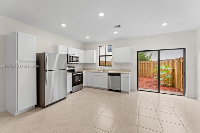 Foto del edificio - 433 NE 12th St