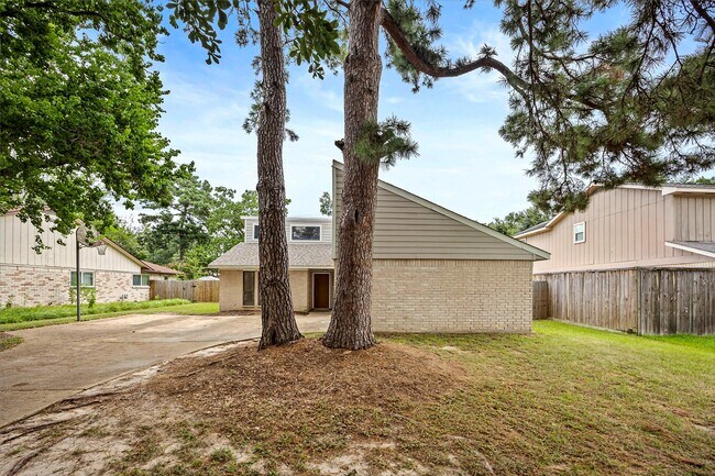 Building Photo - 10010 Windriver Dr