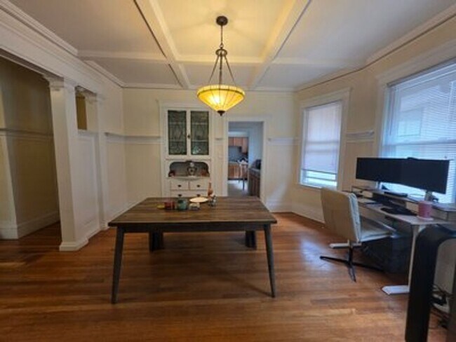 Foto del edificio - Spacious 3 Bed Right in the heart of Washington Square! Close to the C line
