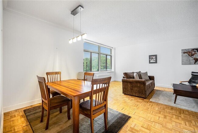 Foto del edificio - 35 N Chatsworth Ave