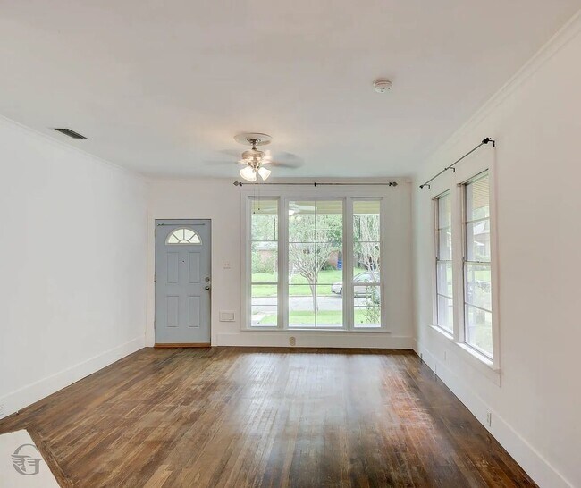 Building Photo - 859 Linden St