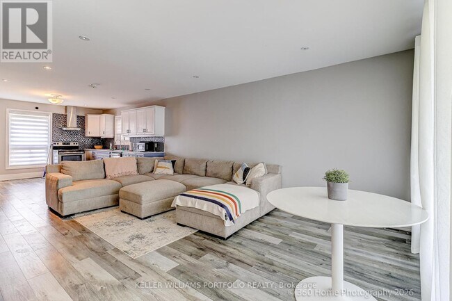 Photo du bâtiment - 962 Willowdale Ave