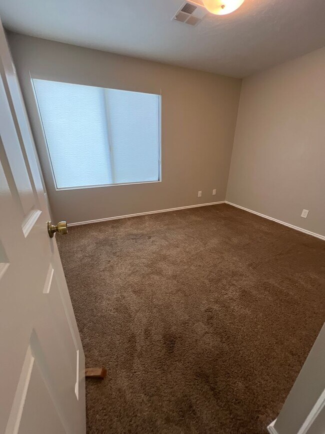 Foto del edificio - 675 Ridge Rim Way