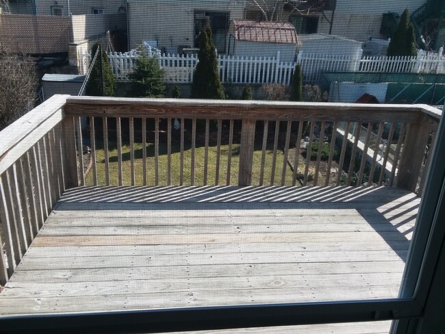 Deck - 216 8th St