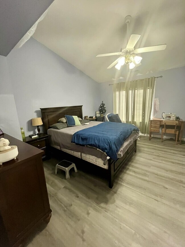Foto del edificio - 9337 Harrison St