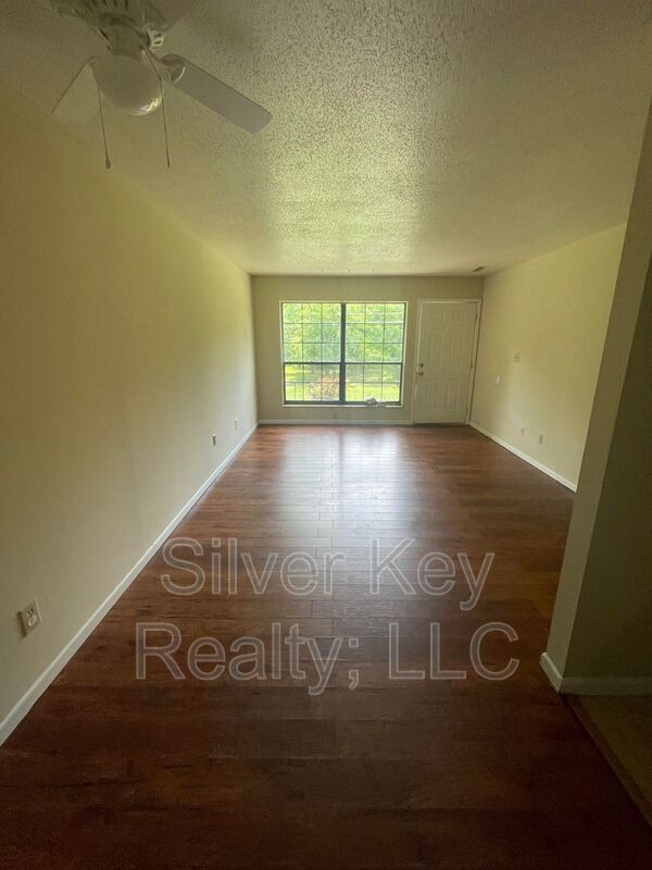 Building Photo - 311 Sunset Dr