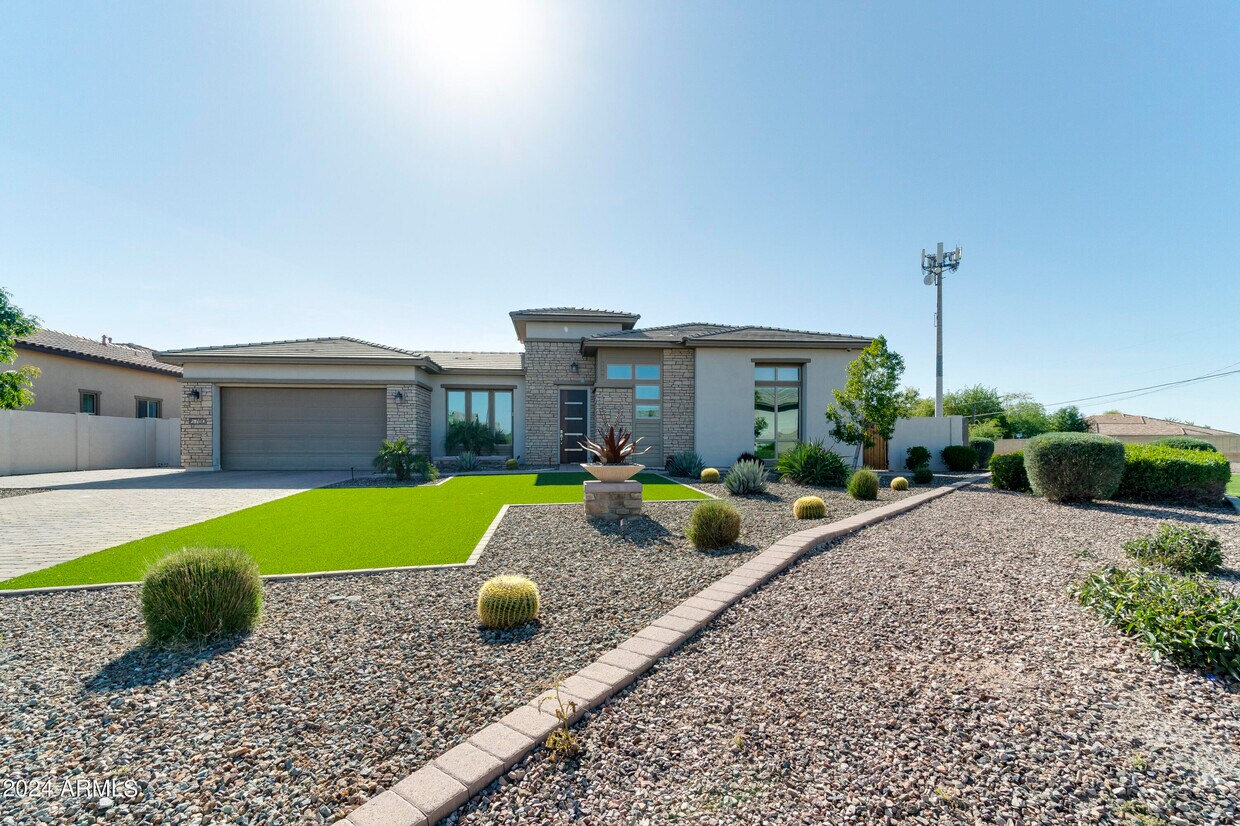 Foto principal - 5760 S Huachuca Way