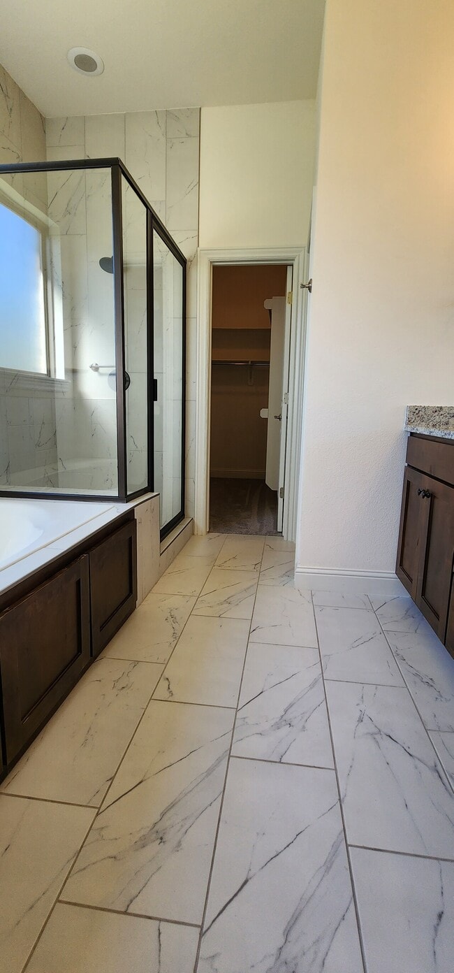 Building Photo - 5203 Kemptown
