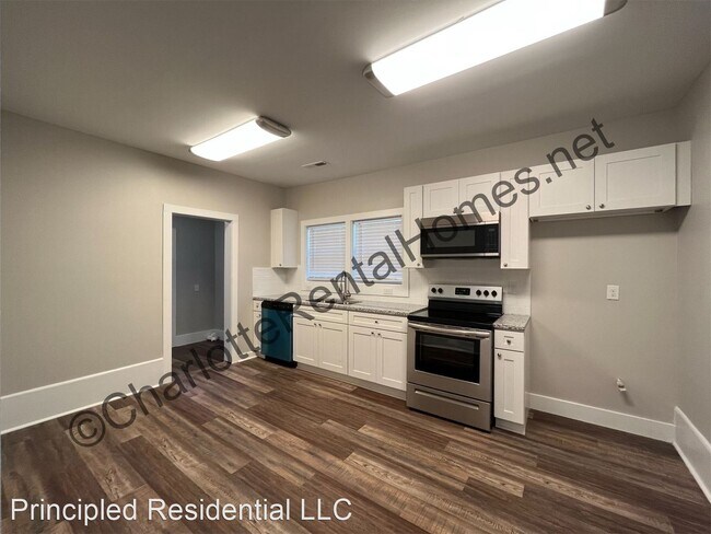 Building Photo - 2 br, 1 bath House - 31 Stowe St
