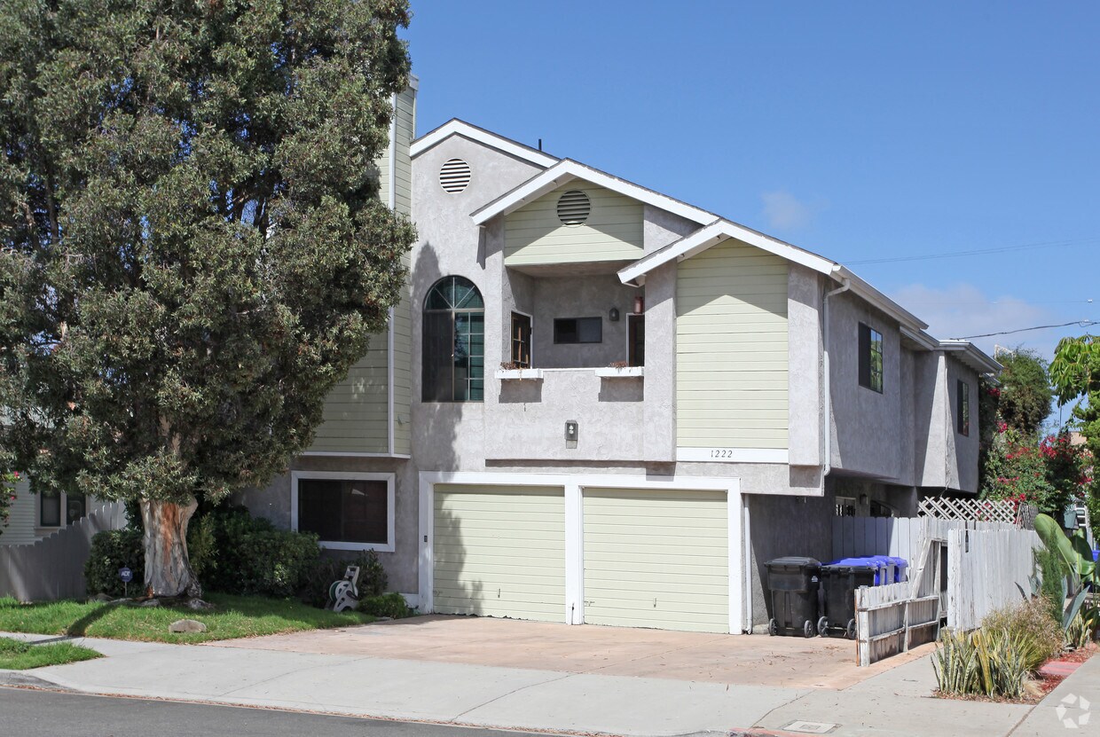 Primary Photo - 1222 Essex St