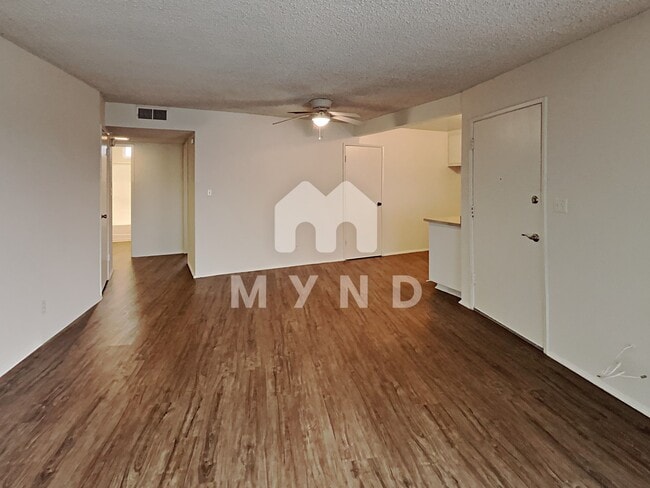 Building Photo - 243 La Paloma Apt D