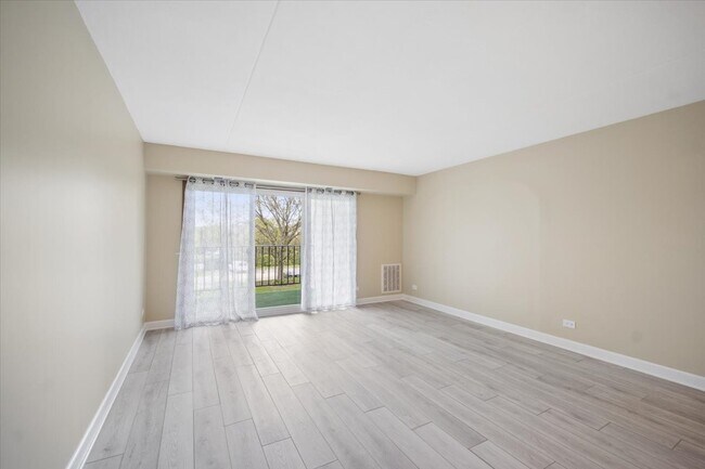 Foto del edificio - 475 Plum Creek Dr
