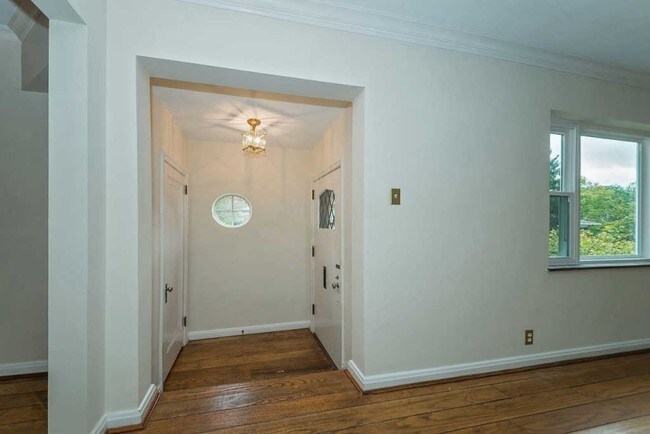 Foto del edificio - 2915 Van Dyke Dr