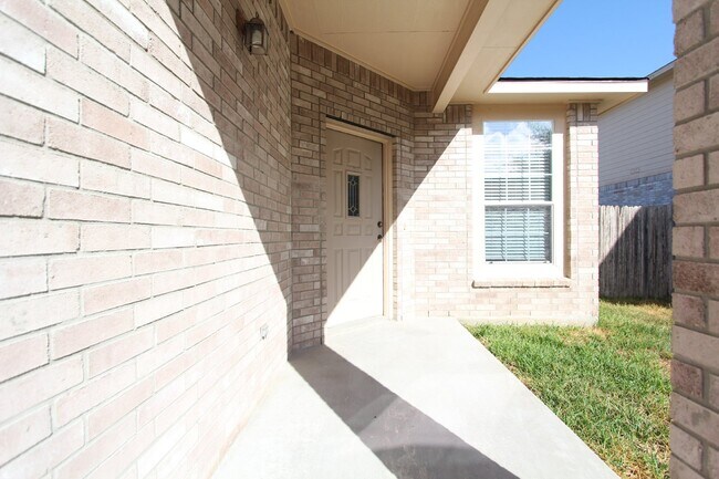 Building Photo - 2143 Shoreham