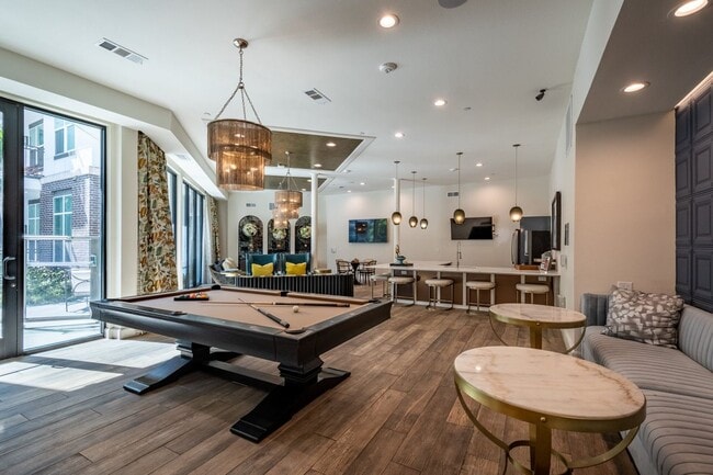 Building Photo - Luxia Swiss Avenue