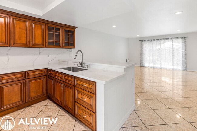 Foto del edificio - Beautifully Renovated 2-bedroom, 1.5-bath ...