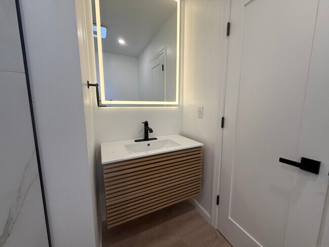 Foto del edificio - 45 Mahl Ave