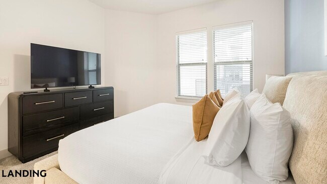 Foto del edificio - 13701 Montfort Dr