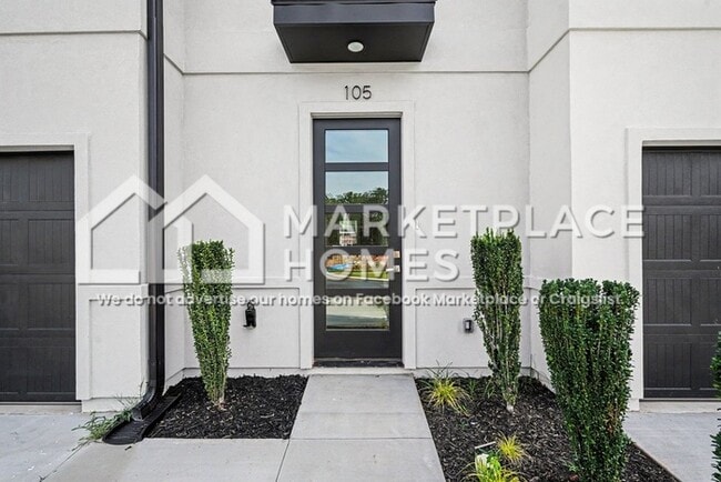 Photo - 105 Taverly Dr House