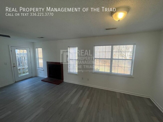 Foto del edificio - Cozy 2bd/1ba Condo in Georgetown Square, G...