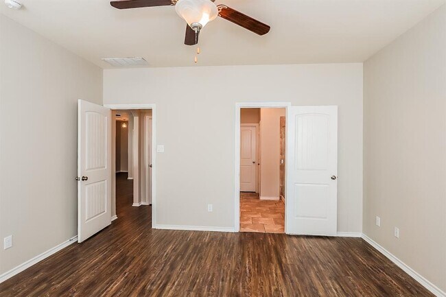 Building Photo - 3410 Bainbridge Hill Ln