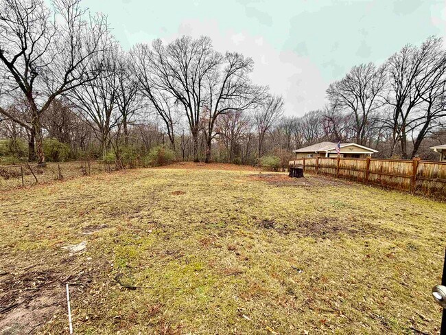 Foto del edificio - 3345 Charlotte Rd