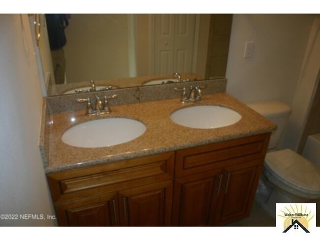 Foto del edificio - 2/2.5 townhome