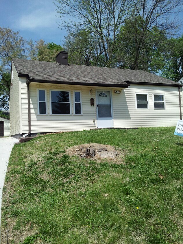 9519 Ridge Ave, Overland, MO 63114 House Rental in Overland, MO