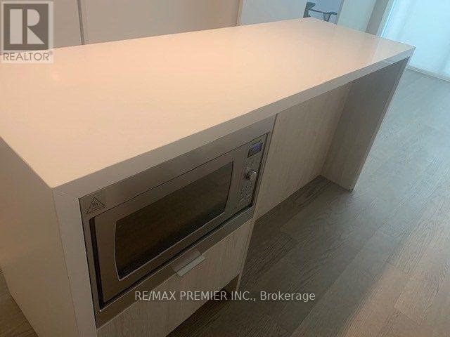 Photo du bâtiment - 8 Hillsdale Ave E