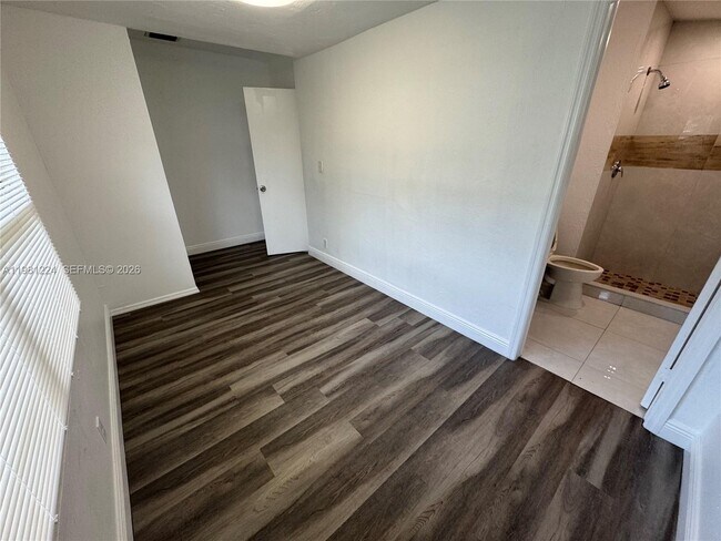 Foto del edificio - 1025 NW 7th Ave