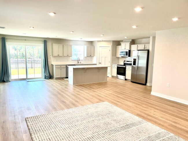 Building Photo - 3 Bedroom 2 Bath Home in Middle Creek Vill...