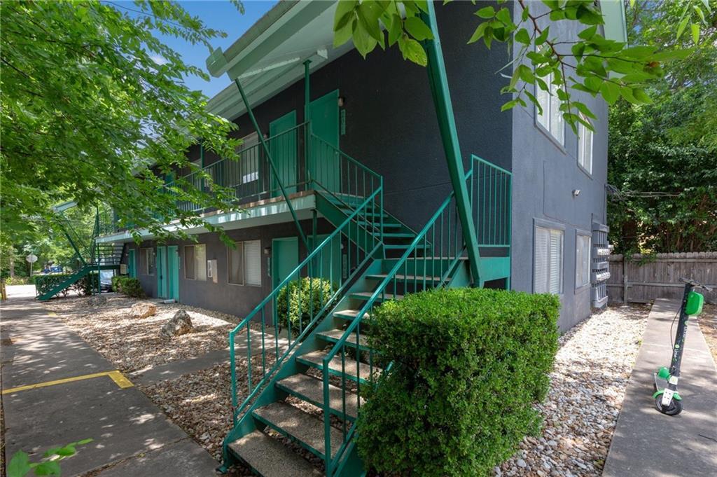 Foto principal - 404 W 35th St