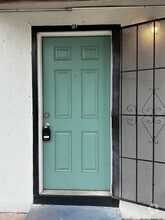 Building Photo - 711 E Carson St
