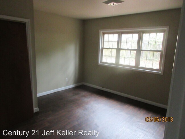 Building Photo - 3 br, 1.5 bath House - 3358 Wedgewood Dr.