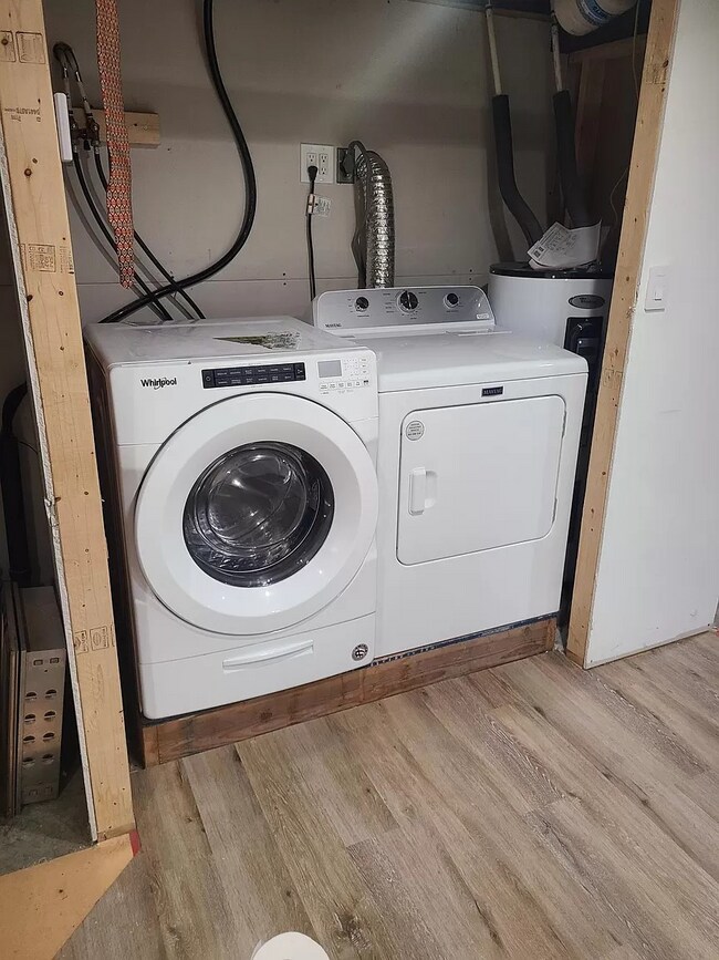 Foto del edificio - 66 Starrs Plain Rd