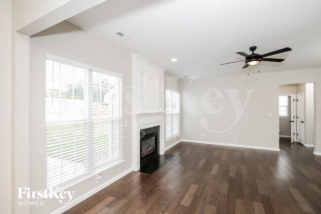 Foto del edificio - 4531 Wayland Ct