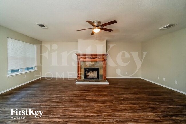 Building Photo - 16826 Basin Oak