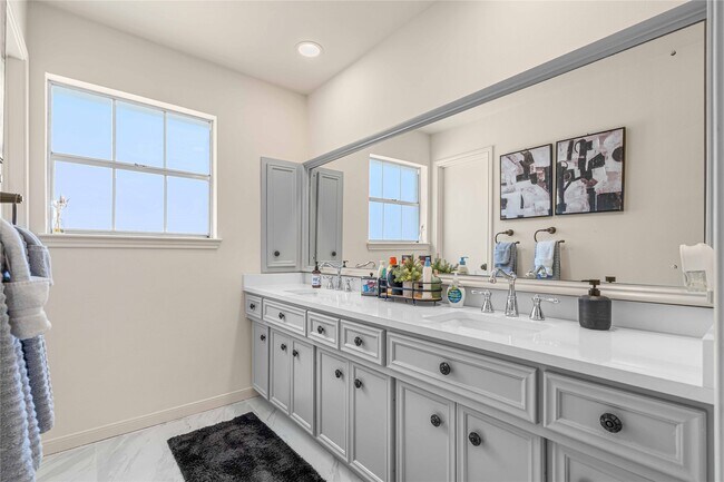 Foto del edificio - 5606 Graystone Ln